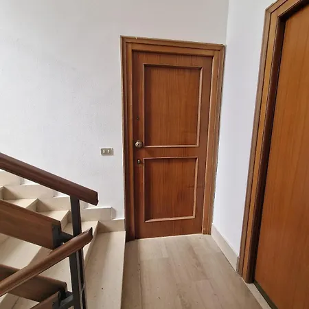 Apartamento Fuoriporta Affitti Brevi - Giovenale Piccolo *