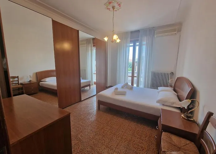 Fuoriporta Affitti Brevi - Giovenale Piccolo *